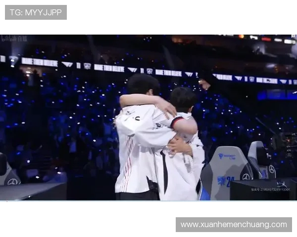 FLY战队逆袭T1夺冠全程回顾 揭秘比赛背后精彩对决与策略布局 FLY战队逆袭T1夺冠全程回顾 揭秘比赛背后精彩对决与策略布局